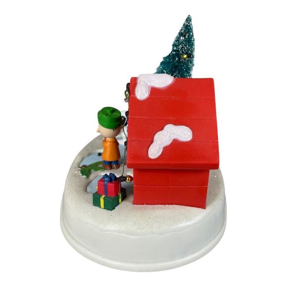 Kurt Adler 2014 Peanuts Animated Outdoor Scene Christmas Table Decor - Picture 4 of 10